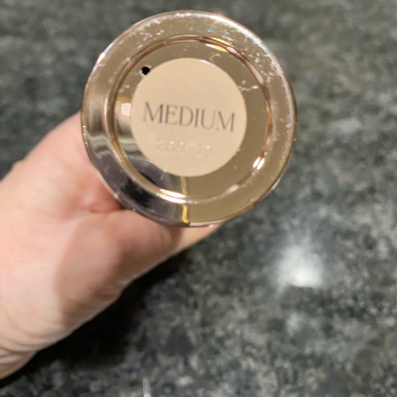 Doll 10 Hydralux Smoothing Foundation 1 fl. OZ. - Picture 4 of 4